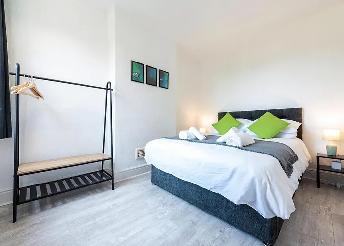 Jasmine Villa B - Ideal For Qmc & Uni - Free Parking